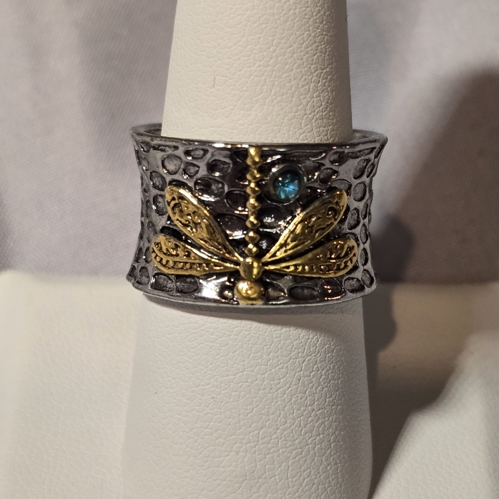 Elegant Silver and Gold Dragonfly Ring